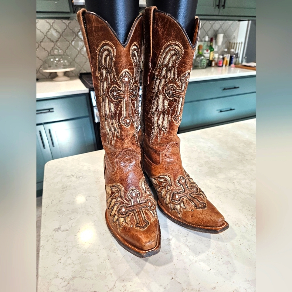 Brown Embroidered‎ Western Boots - Size 9